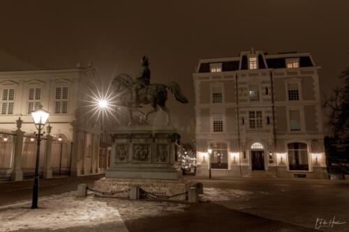 Den Haag bij nacht Prins Willem den eersten standbeeld